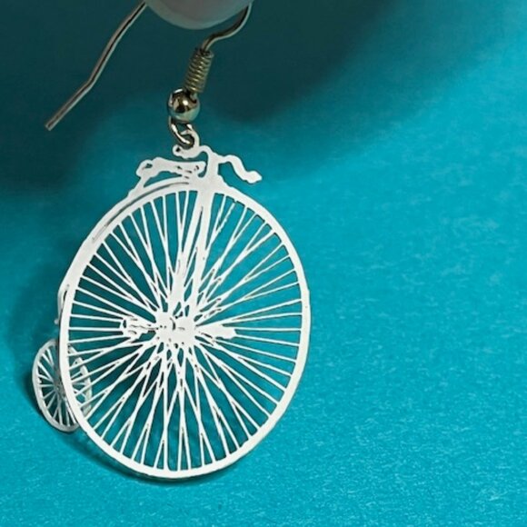 White Colored Old Fashioned Style Bicycle Pierced Earrings 2"x1.25" - Picture 10 of 14